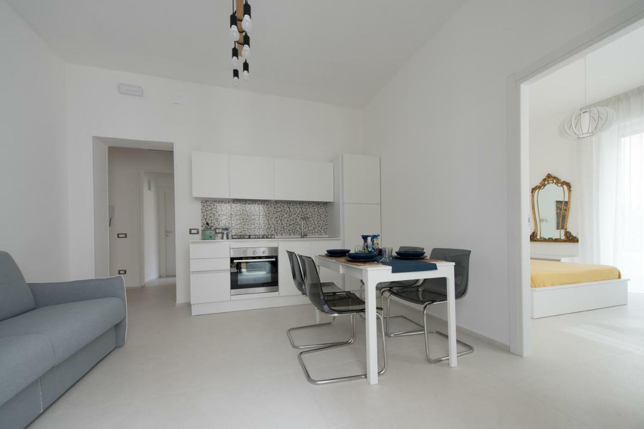 Laurus Apartments ตราปานี ภายนอก รูปภาพ
