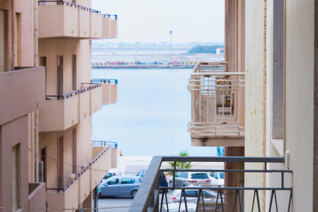 Laurus Apartments ตราปานี ภายนอก รูปภาพ